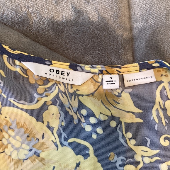 OBEY sustainable wrap dress - Picture 7 of 8